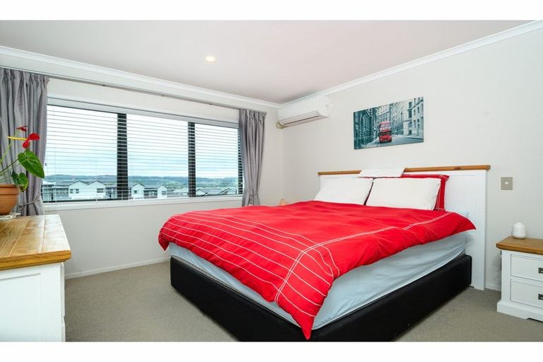 Photo of property in 12b Dida Park Drive, Kumeu, 0810