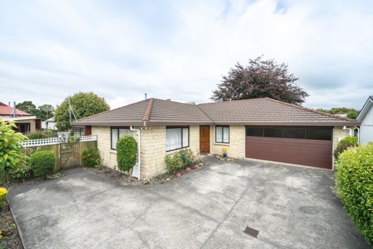 Photo of property in 104 Featherston Street, Takaro, Palmerston North, 4412