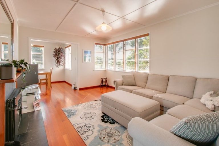 Photo of property in 48 Russell Road, Marewa, Napier, 4110