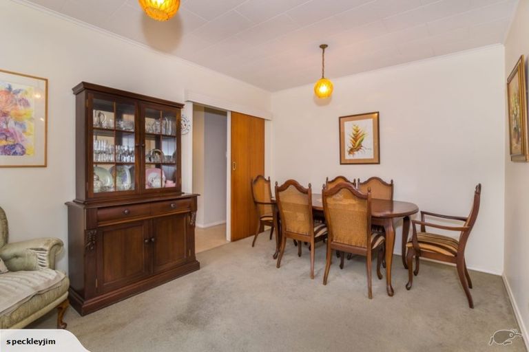 Photo of property in 301 Stokes Valley Road, Stokes Valley, Lower Hutt, 5019