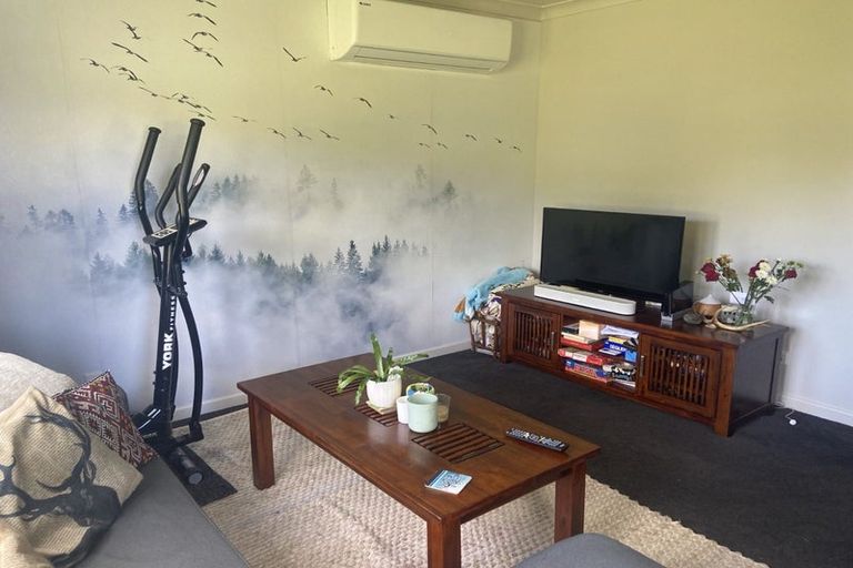 Photo of property in 12 Mccaughan Street, Browns, Winton, 9781