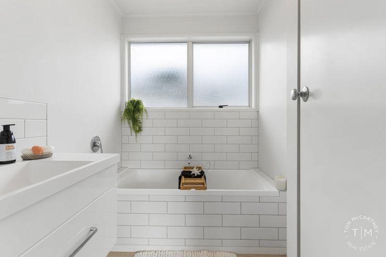 Photo of property in 54a Myers Road, Manurewa East, Auckland, 2102