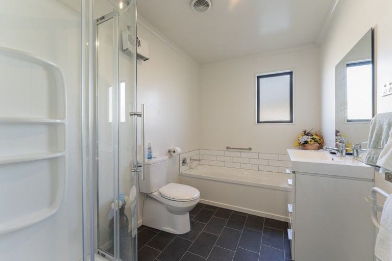 Photo of property in 17 Cirrus Place, Omarama, 9412