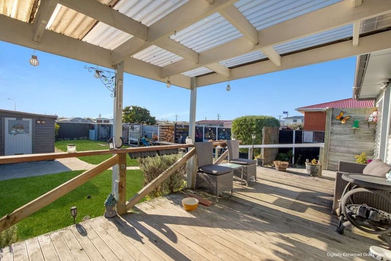 Photo of property in 6 Grenville Street, Levin, 5510