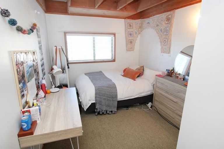 Photo of property in 2 Cosy Dell Road, North Dunedin, Dunedin, 9016