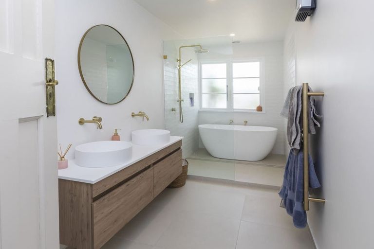 Photo of property in 101 Windermere Road, Papanui, Christchurch, 8053