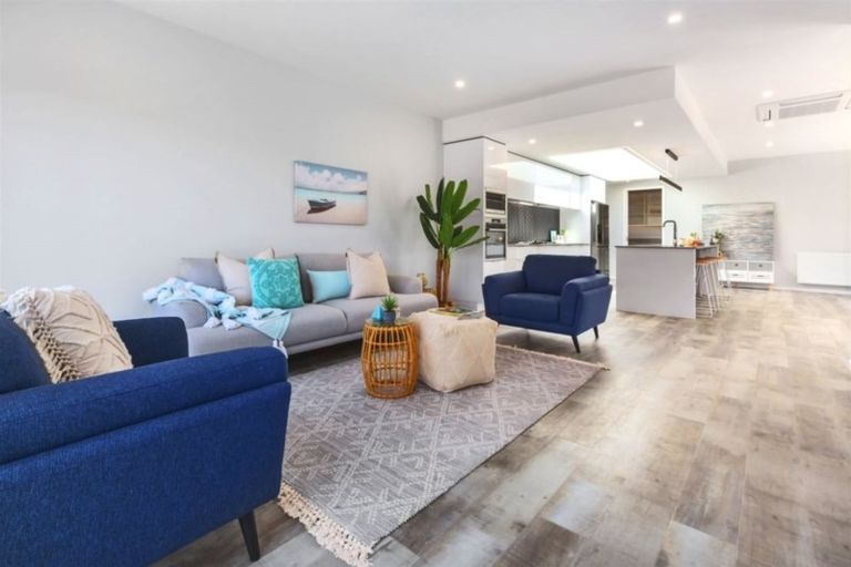 Photo of property in 55 Queen Charlotte Drive, Aotea, Porirua, 5024