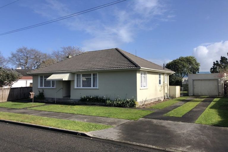 Photo of property in 21 Burton Avenue, Whanganui East, Whanganui, 4500