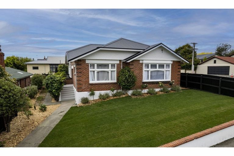 Photo of property in 61 Avenue Road, West End, Timaru, 7910