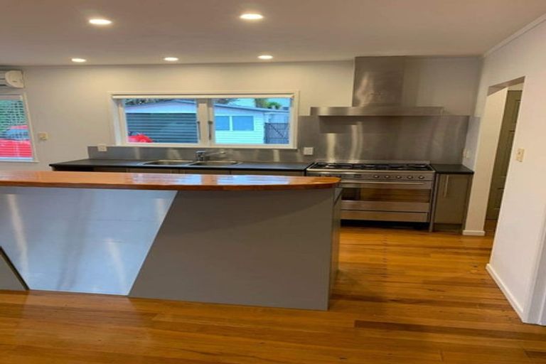 Photo of property in 1/85 Eskdale Road, Birkdale, Auckland, 0626