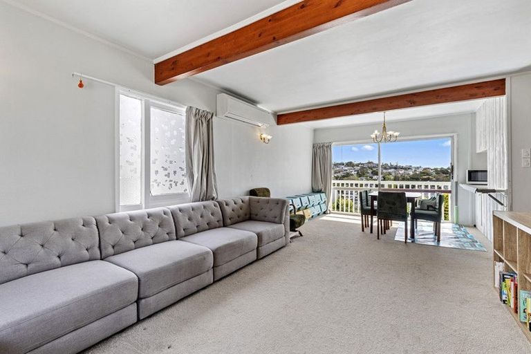 Photo of property in 20 Shanaway Rise, Hillcrest, Auckland, 0627