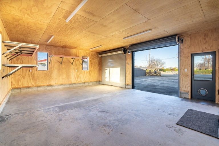 Photo of property in 143 Great North Road, Winton, 9720