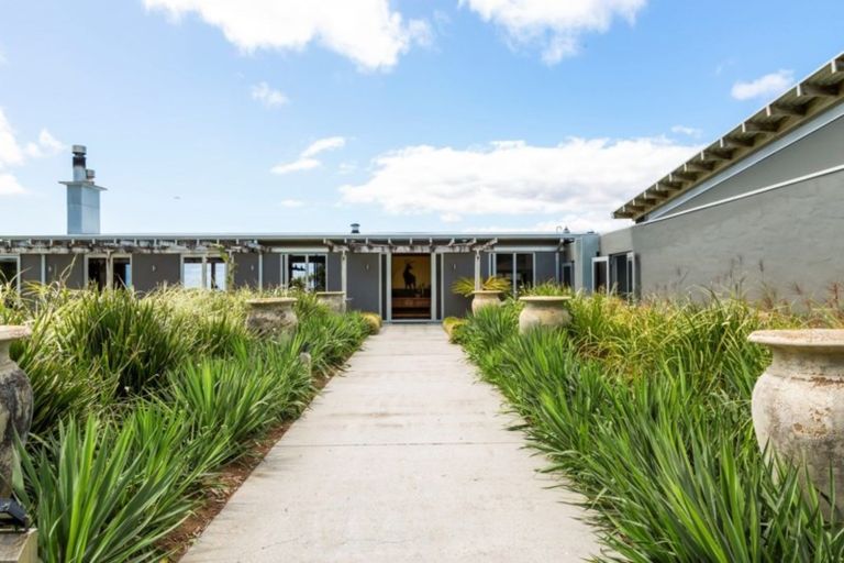 Photo of property in 155 Veale Road, Ridgewood, New Plymouth, 4371