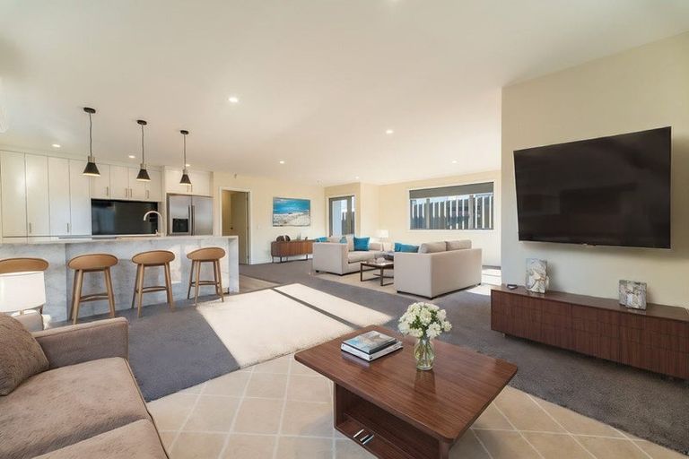 Photo of property in 20c Beach Road, Castor Bay, Auckland, 0620