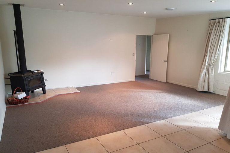 Photo of property in 70 Queens Avenue, Waikuku Beach, 7402