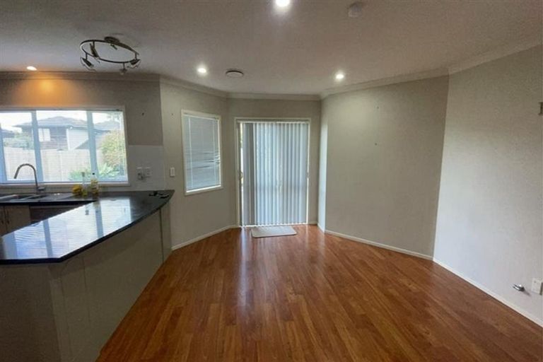 Photo of property in 18 Corrofin Drive, East Tamaki, Auckland, 2013