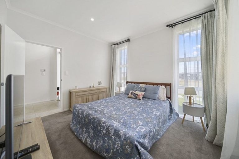 Photo of property in 57 Hayfield Way, Karaka, Papakura, 2113