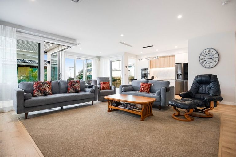 Photo of property in 63 Milford Road, Milford, Auckland, 0620