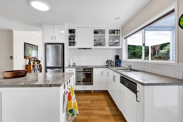 Photo of property in 4 Price Street, Westown, New Plymouth, 4310