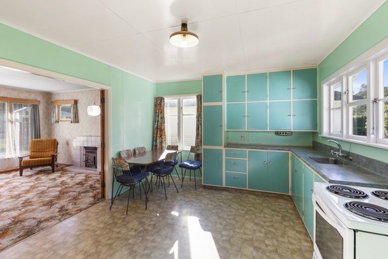 Photo of property in 17 Sunny Grove, Wainuiomata, Lower Hutt, 5014