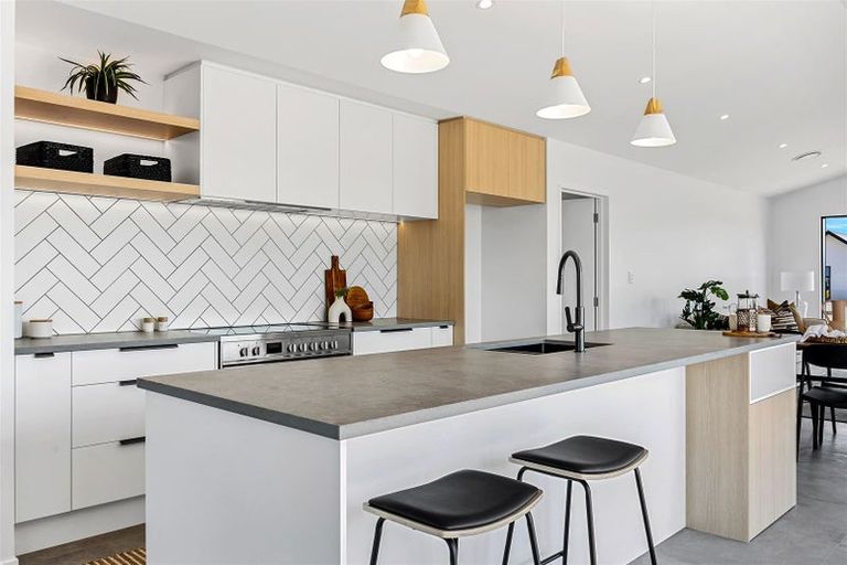 Photo of property in 37 Mcquillan Avenue, Woodend, 7610