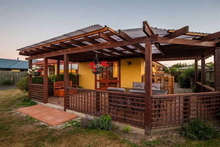 Photo of property in 14 Rowan Place, Mosgiel, 9024