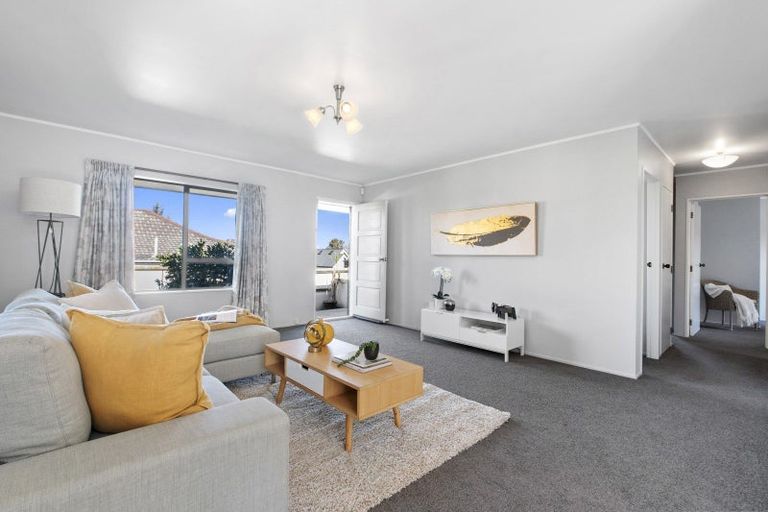 Photo of property in 2/40 Gills Avenue, Papakura, 2110