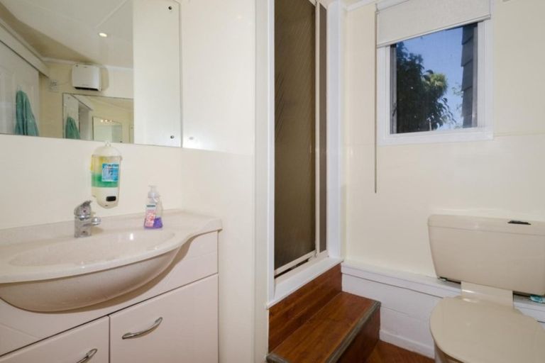 Photo of property in 18 Mcentee Road, Waitakere, Auckland, 0816