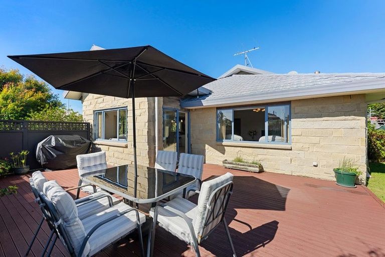 Photo of property in 4 Te Ropata Place, Waikanae Beach, Waikanae, 5036