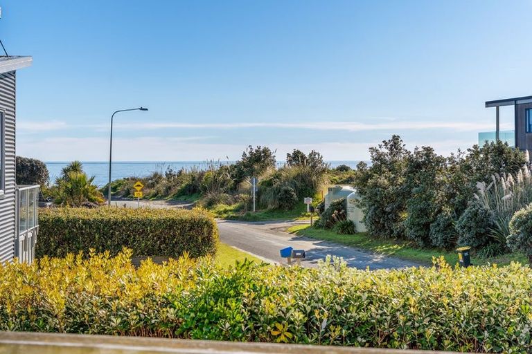 Photo of property in 279 Peka Peka Road, Peka Peka, Waikanae, 5391