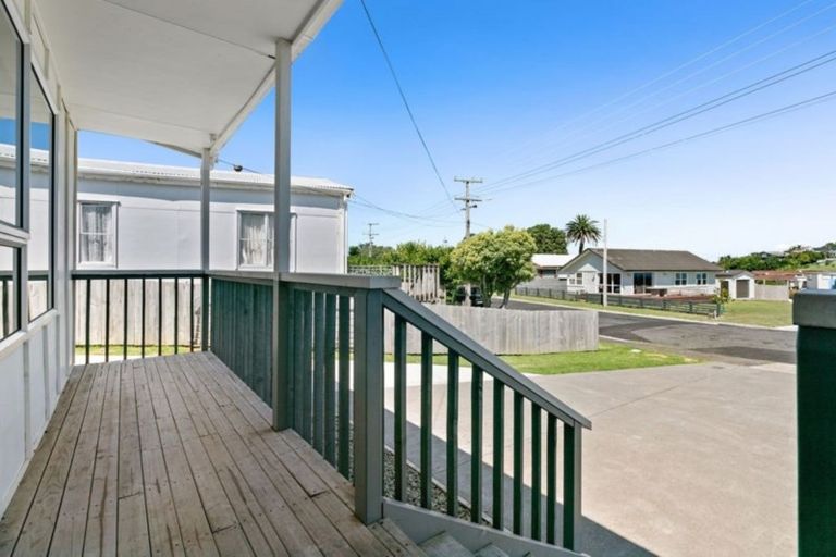Photo of property in 12 Fyfe Road, Waihi Beach, 3611