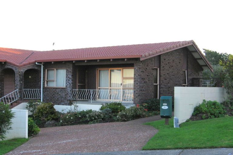 Photo of property in 1 Wisteria Way, Mairangi Bay, Auckland, 0630
