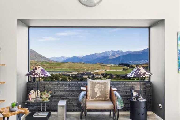 Photo of property in 10 Mckellar Drive, Jacks Point, Queenstown, 9371