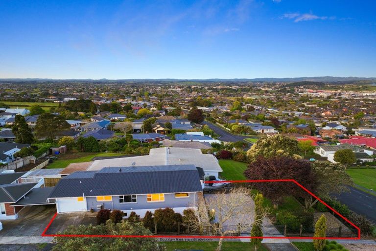 Photo of property in 2/1 Routly Avenue, Pukekohe, 2120