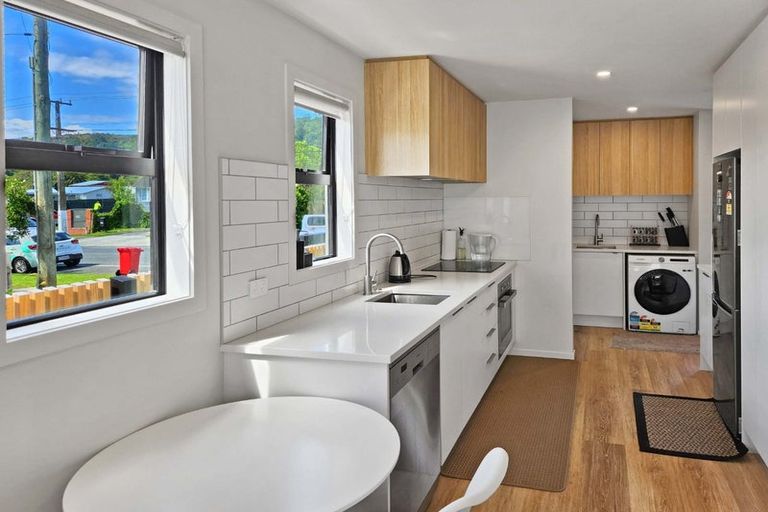 Photo of property in 1/372 Stokes Valley Road, Stokes Valley, Lower Hutt, 5019