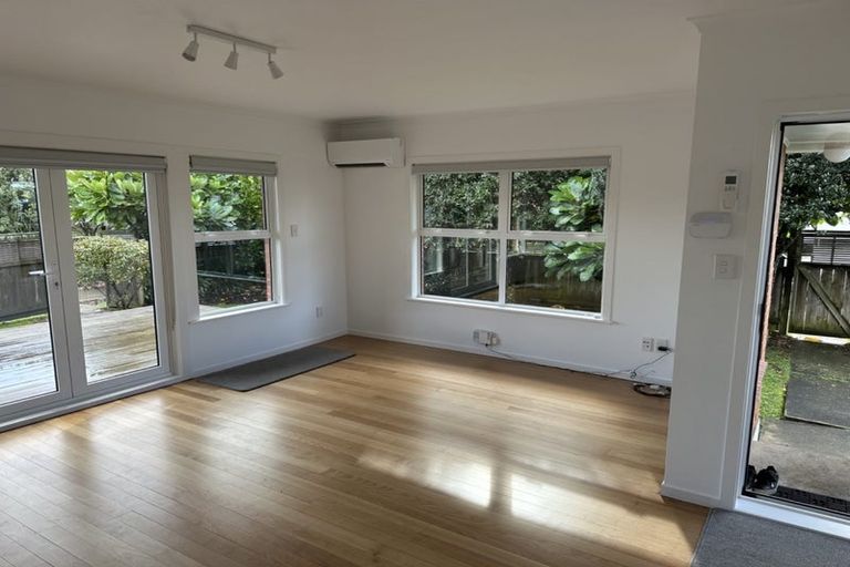 Photo of property in 3/149 Shakespeare Road, Milford, Auckland, 0620