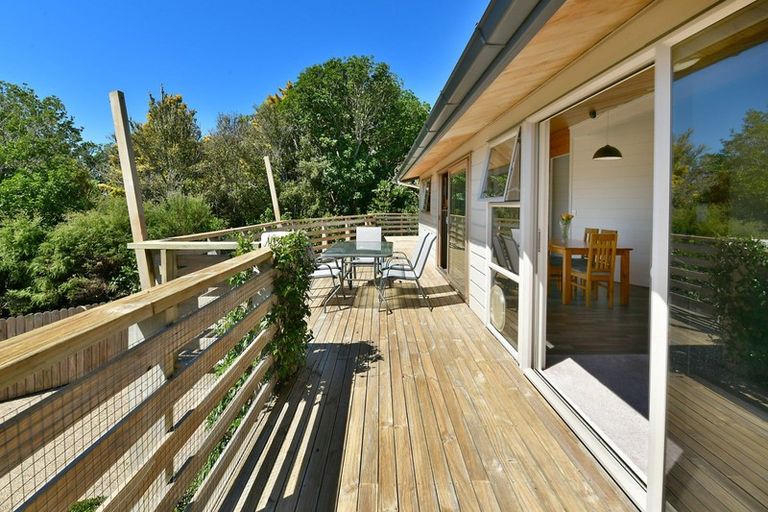 Photo of property in 106 Vipond Road, Stanmore Bay, Whangaparaoa, 0932
