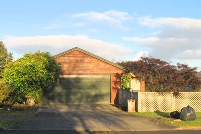 Photo of property in 64 Burswood Drive, Burswood, Auckland, 2013