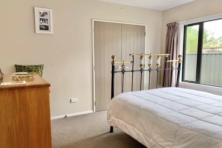 Photo of property in 8 Latham Stubbs Crescent, Waipawa, 4210