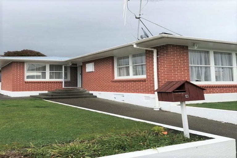 Photo of property in 4 Royal Place, Levin, 5510