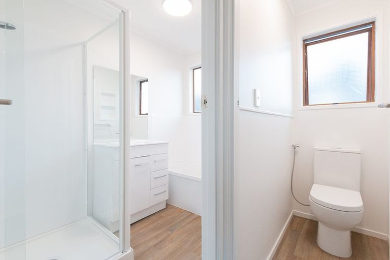 Photo of property in 70 Solar Road, Glen Eden, Auckland, 0602