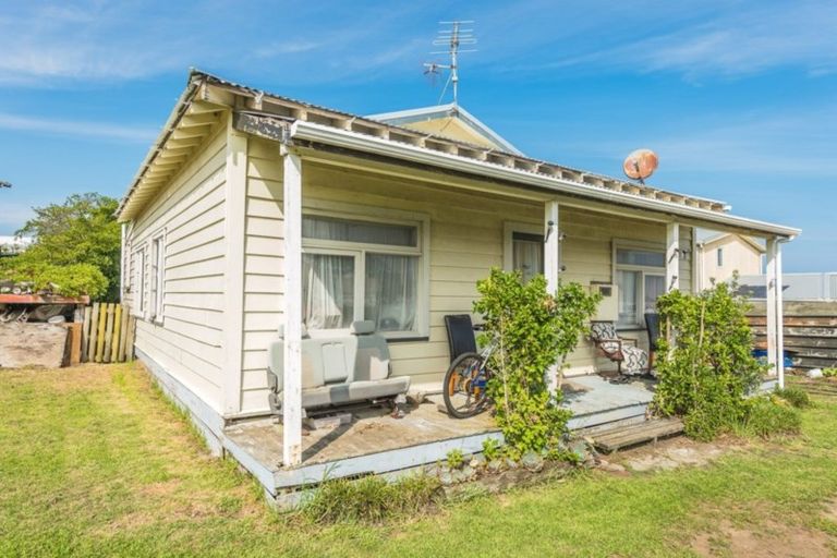 Photo of property in 10 Pingao Place, Waiinu Beach, Wanganui, 4588