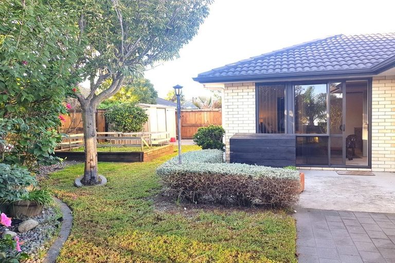 Photo of property in 1 Pat Bishop Place, Papamoa Beach, Papamoa, 3118