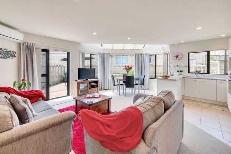 Photo of property in 28/169 Sturges Road, Henderson, Auckland, 0612