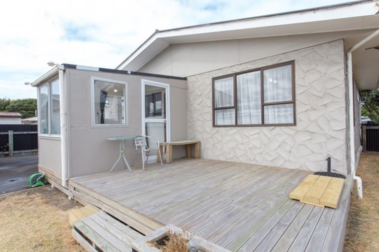 Photo of property in 52 Matai Street, Castlecliff, Whanganui, 4501