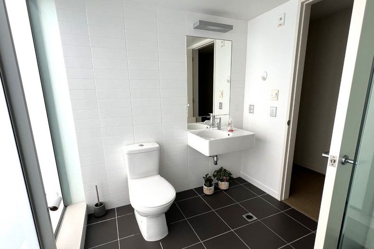 Photo of property in Portal Apartments, 7a/42 Cable Street, Te Aro, Wellington, 6011