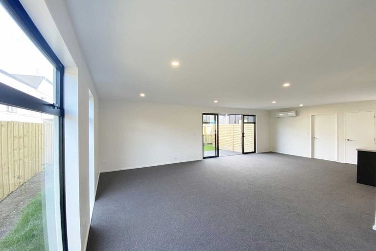 Photo of property in 2/15 Rawhiti Avenue, New Brighton, Christchurch, 8083