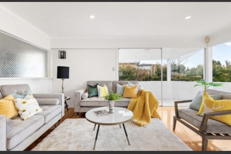 Photo of property in 158 Carlisle Road, Northcross, Auckland, 0632