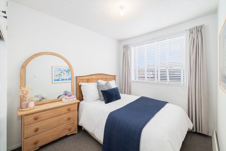 Photo of property in 1/176 Grimseys Road, Redwood, Christchurch, 8051