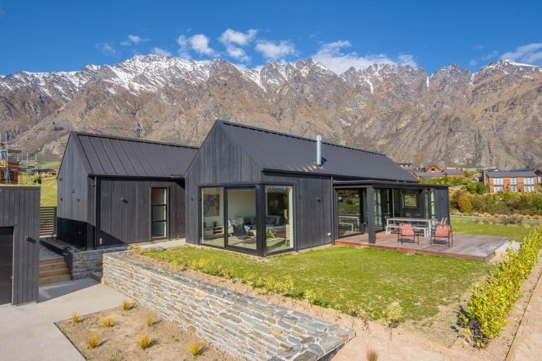 Photo of property in 12 Falconer Rise, Jacks Point, Queenstown, 9371